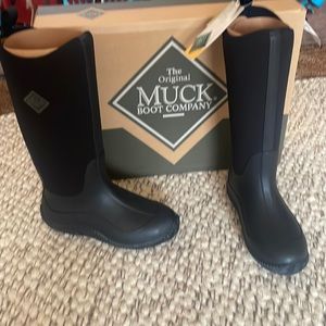 Muck boots